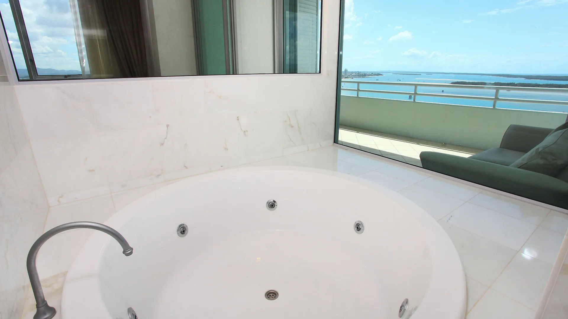 Grand Apartments Gold Coast